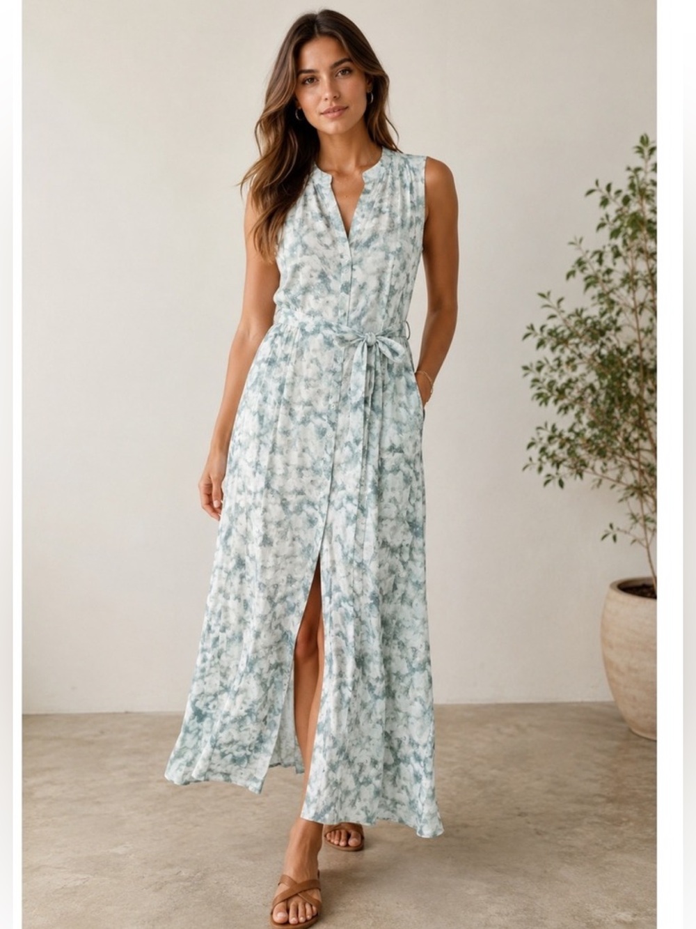 Cloth & Stone by Anthropology Sleeveless V-Neck Maxi Dress in Sage Green Print M